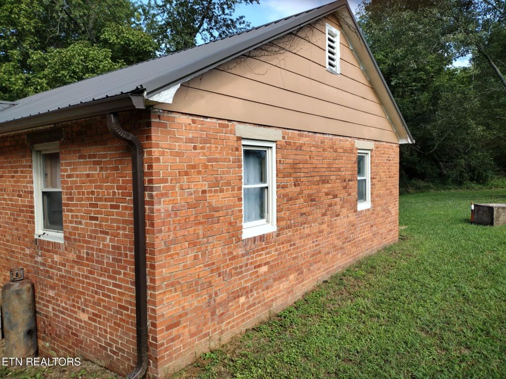 Photo of 1349 Greenlee Lane, Jellico, TN 37762 (MLS # 1311590)