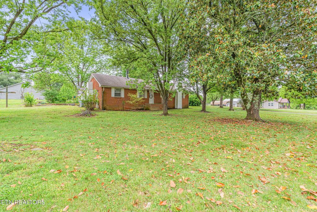 Photo of 417 Tennessee Ave, Greenback, TN 37742 (MLS # 1340233)
