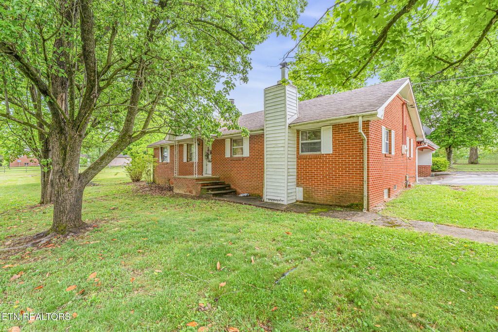 Photo of 417 Tennessee Ave, Greenback, TN 37742 (MLS # 1340233)