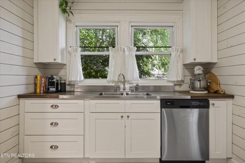 Tiny photo for 708 E Woodland Ave #708, Knoxville, TN 37917 (MLS # 1346922)