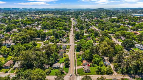 Tiny photo for 708 E Woodland Ave #708, Knoxville, TN 37917 (MLS # 1346922)