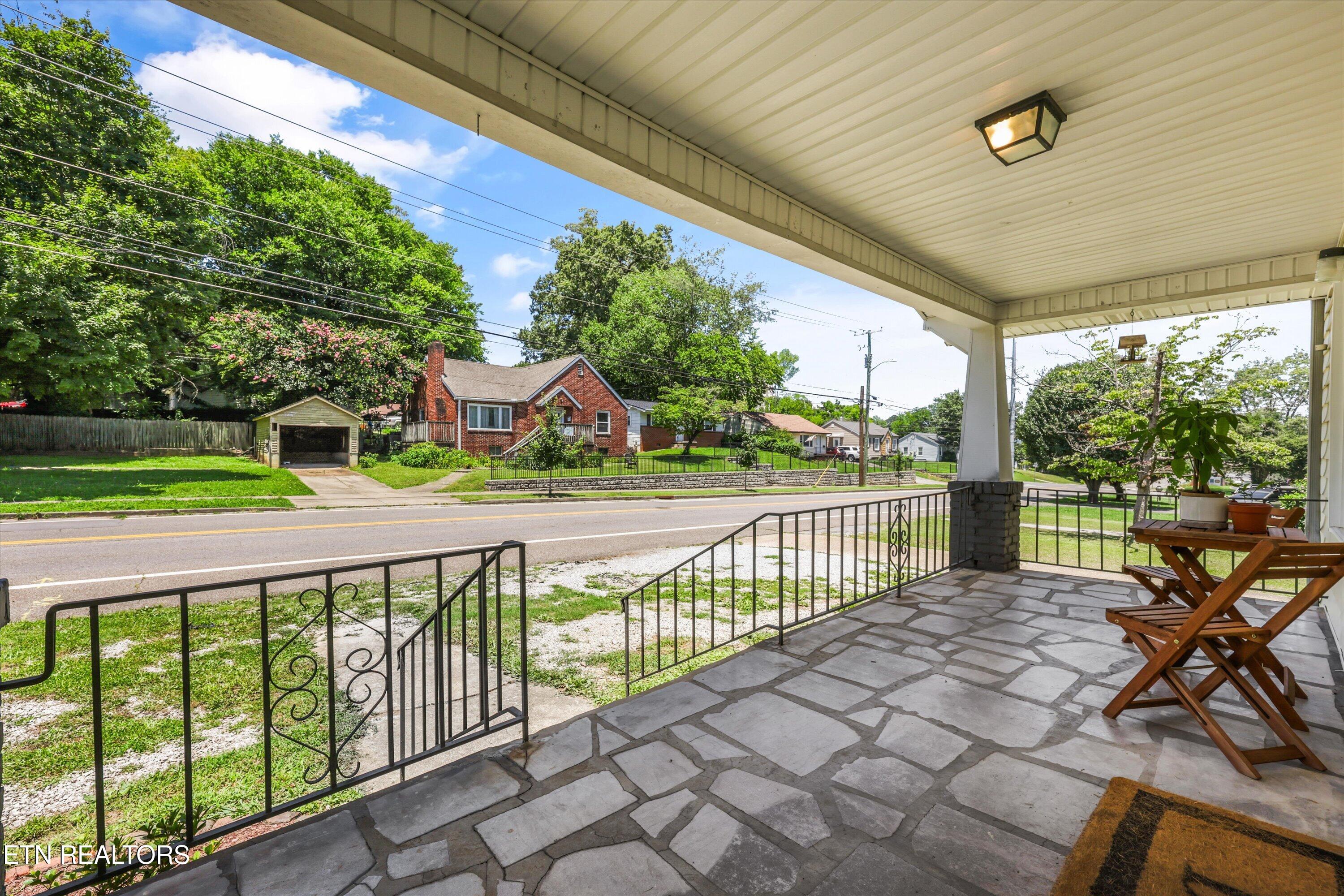 708 E Woodland Ave 708