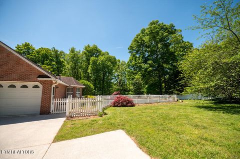 Single Family Residence in Maryville TN 2415 Carpenters Grade Rd 50.jpg