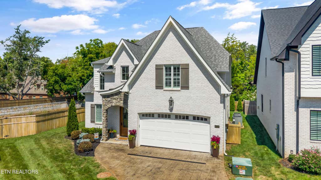 Photo of 9729 Lantern Way, Knoxville, TN 37922 (MLS # 1352586)