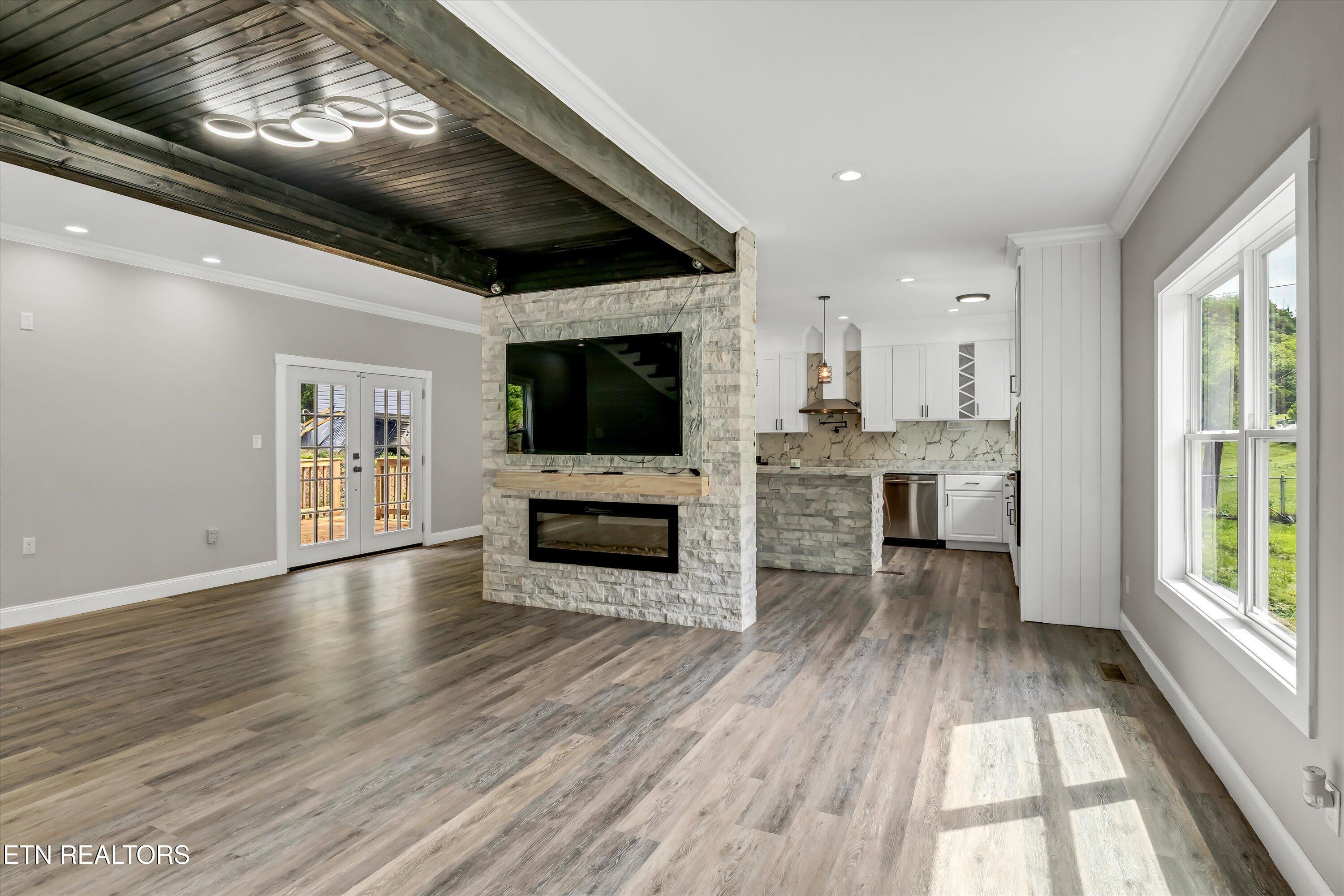 2438 Daniels Drive