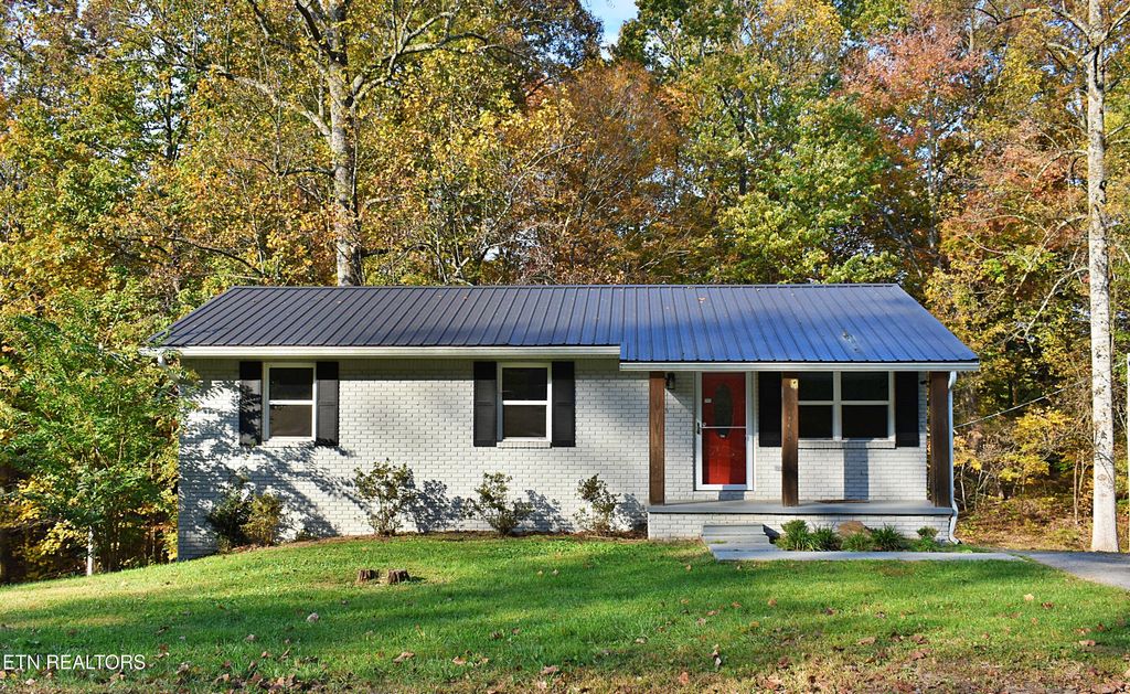 Photo of 484 Norris Drive, Tazewell, TN 37879 (MLS # 1280825)