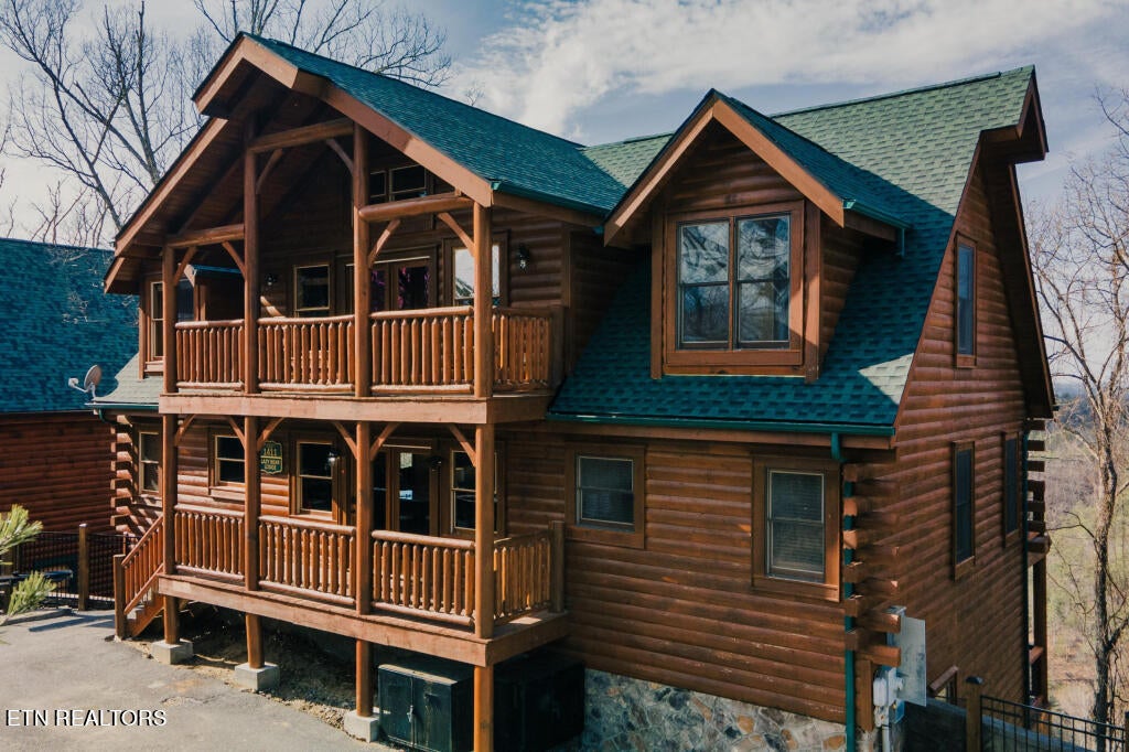 Photo of 1411 Eagle Cloud Way, Sevierville, TN 37862 (MLS # 1266919)