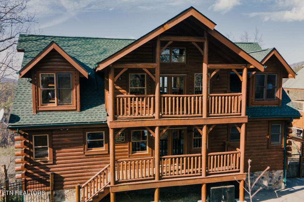 Photo of 1411 Eagle Cloud Way, Sevierville, TN 37862 (MLS # 1266919)