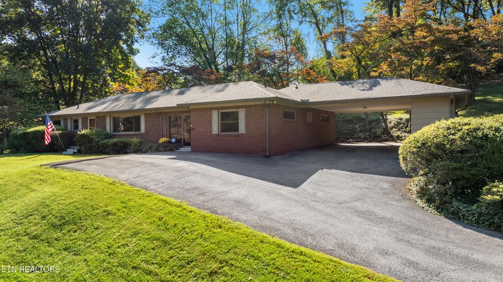 Photo of 4920 Shady Dell Tr, Knoxville, TN 37914 (MLS # 1318471)