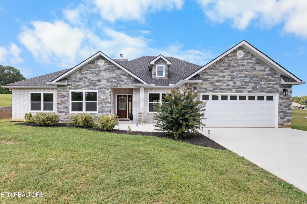 Photo of 227 Sugar Maple Court, Madisonville, TN 37354 (MLS # 1359093)