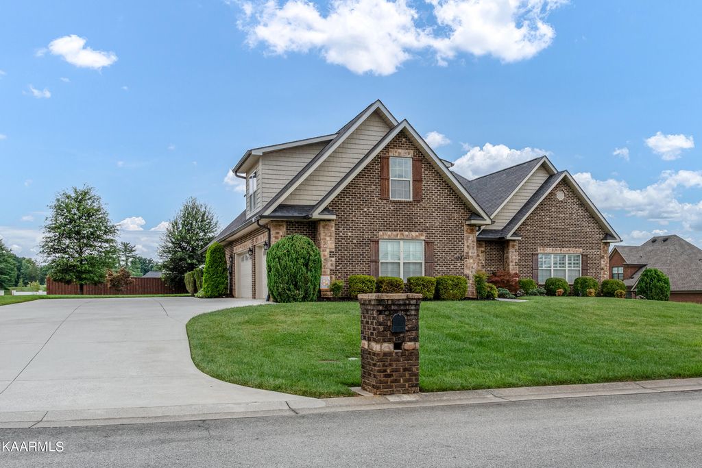 Photo of 108 Halifax Court, Alcoa, TN 37701 (MLS # 1237044)