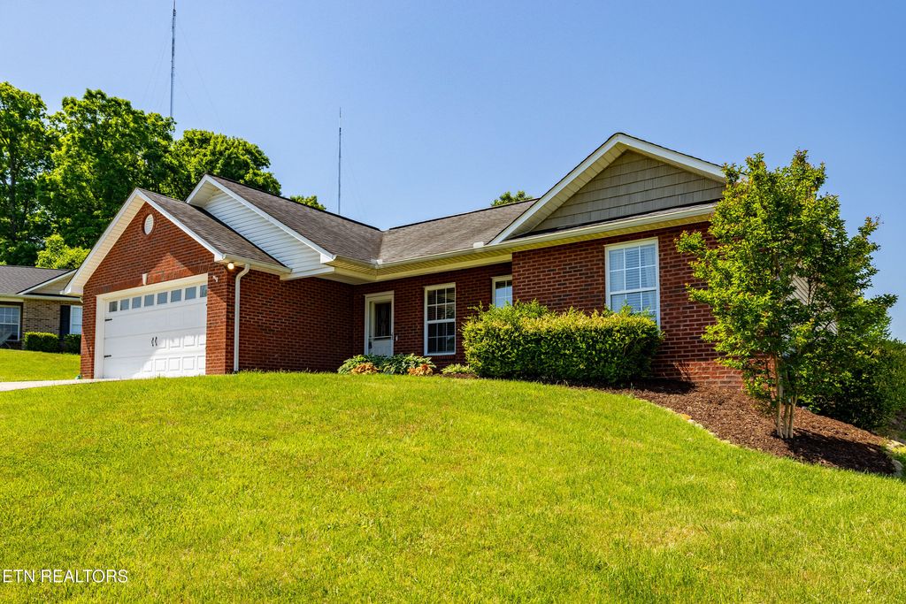 Photo of 4105 Riverstone Lane, Knoxville, TN 37918 (MLS # 1338227)