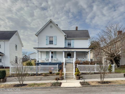 Photo of 208 N B St, Lenoir City, TN 37771 (MLS # 1327495)