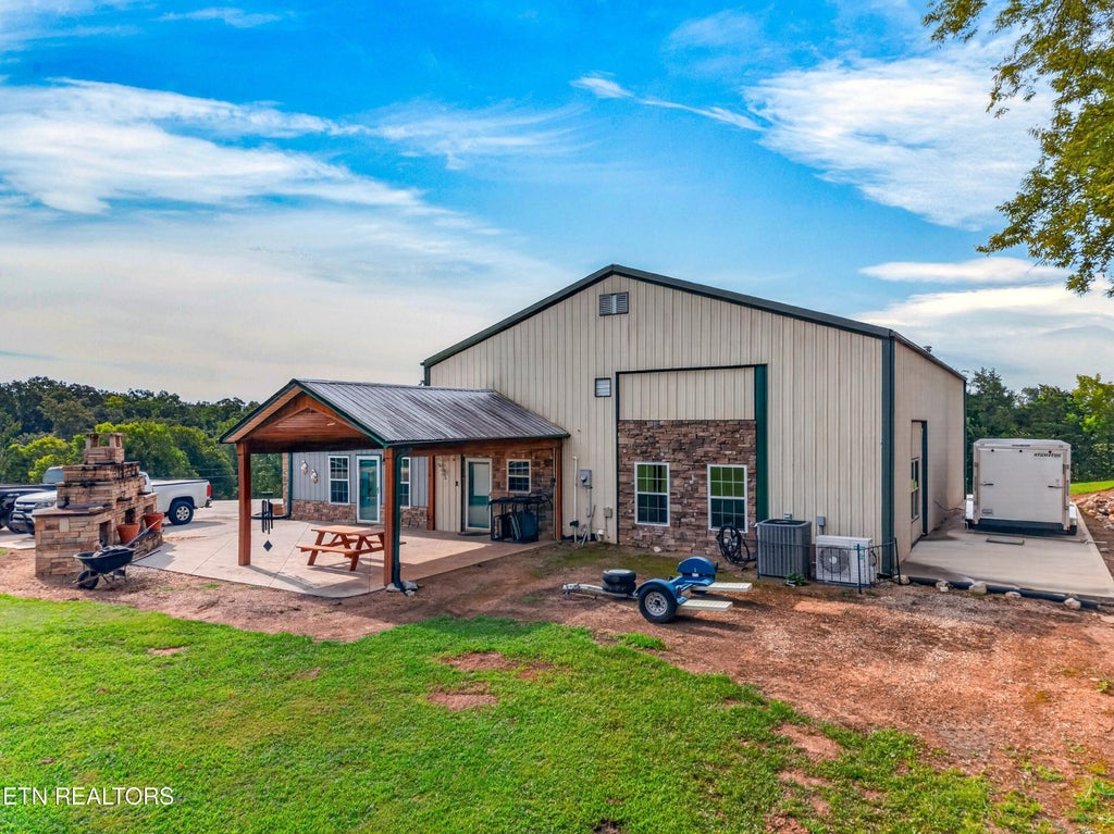Photo of 428 Shrader Rd, Dandridge, TN 37725 (MLS # 1352310)