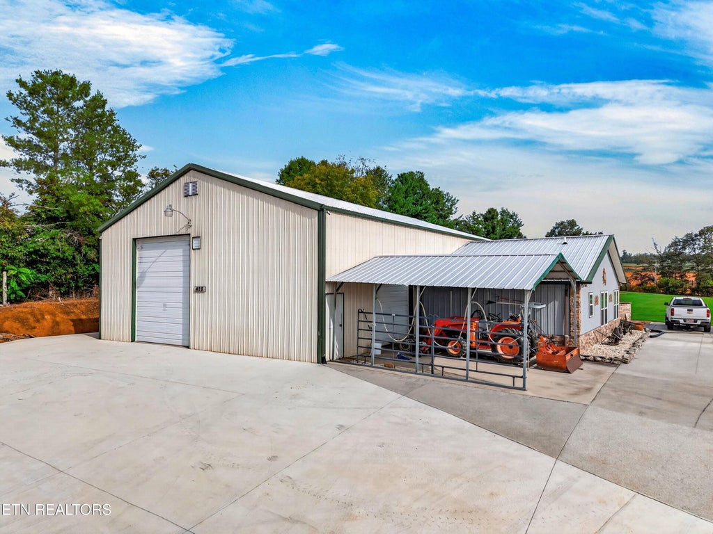 Photo of 428 Shrader Rd, Dandridge, TN 37725 (MLS # 1352310)