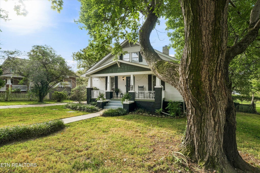 Photo of 3038 Conner Drive, Knoxville, TN 37918 (MLS # 1354984)
