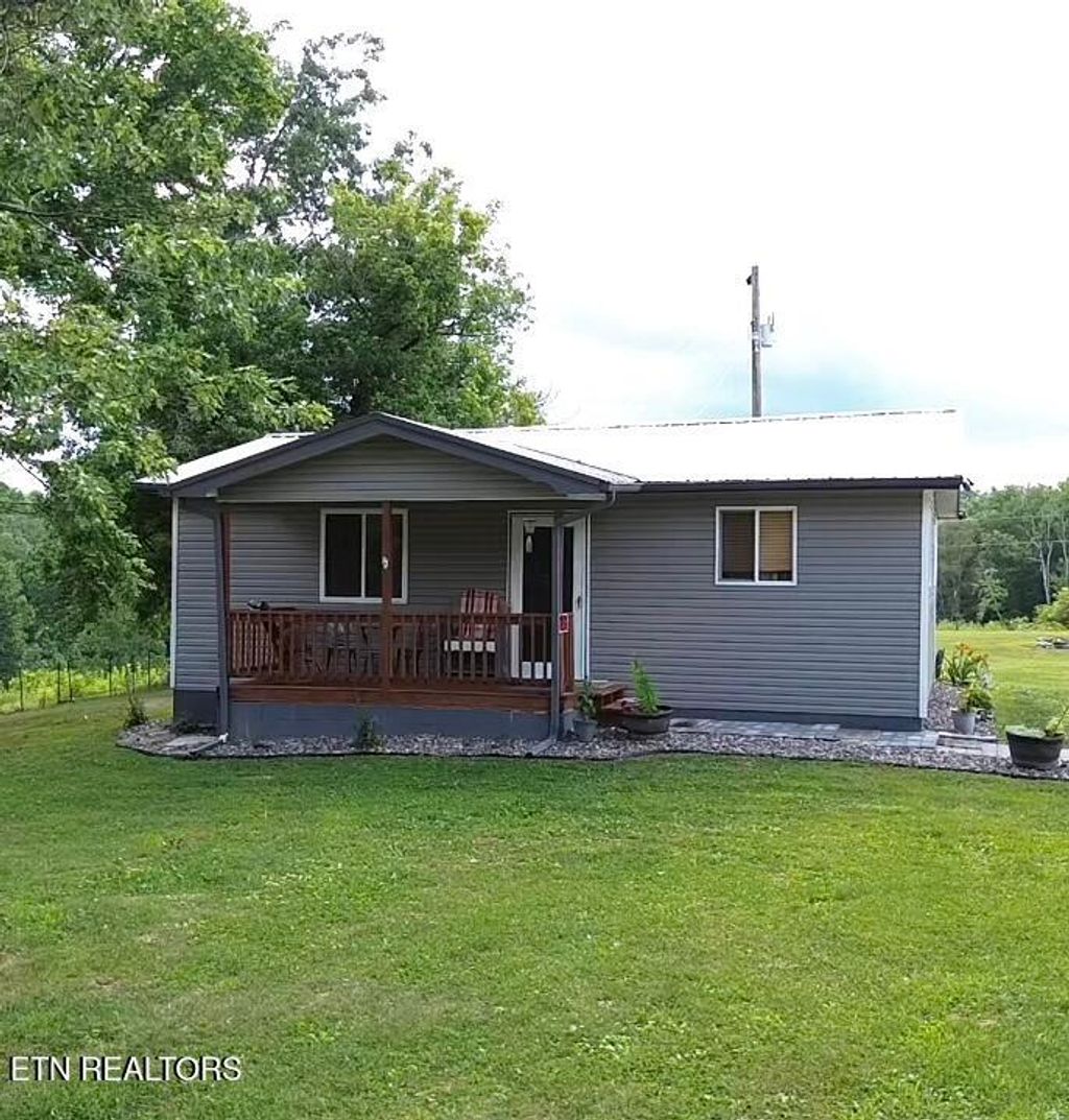 Photo of 1820 Bacchus Rd, Tazewell, TN 37879 (MLS # 1308611)