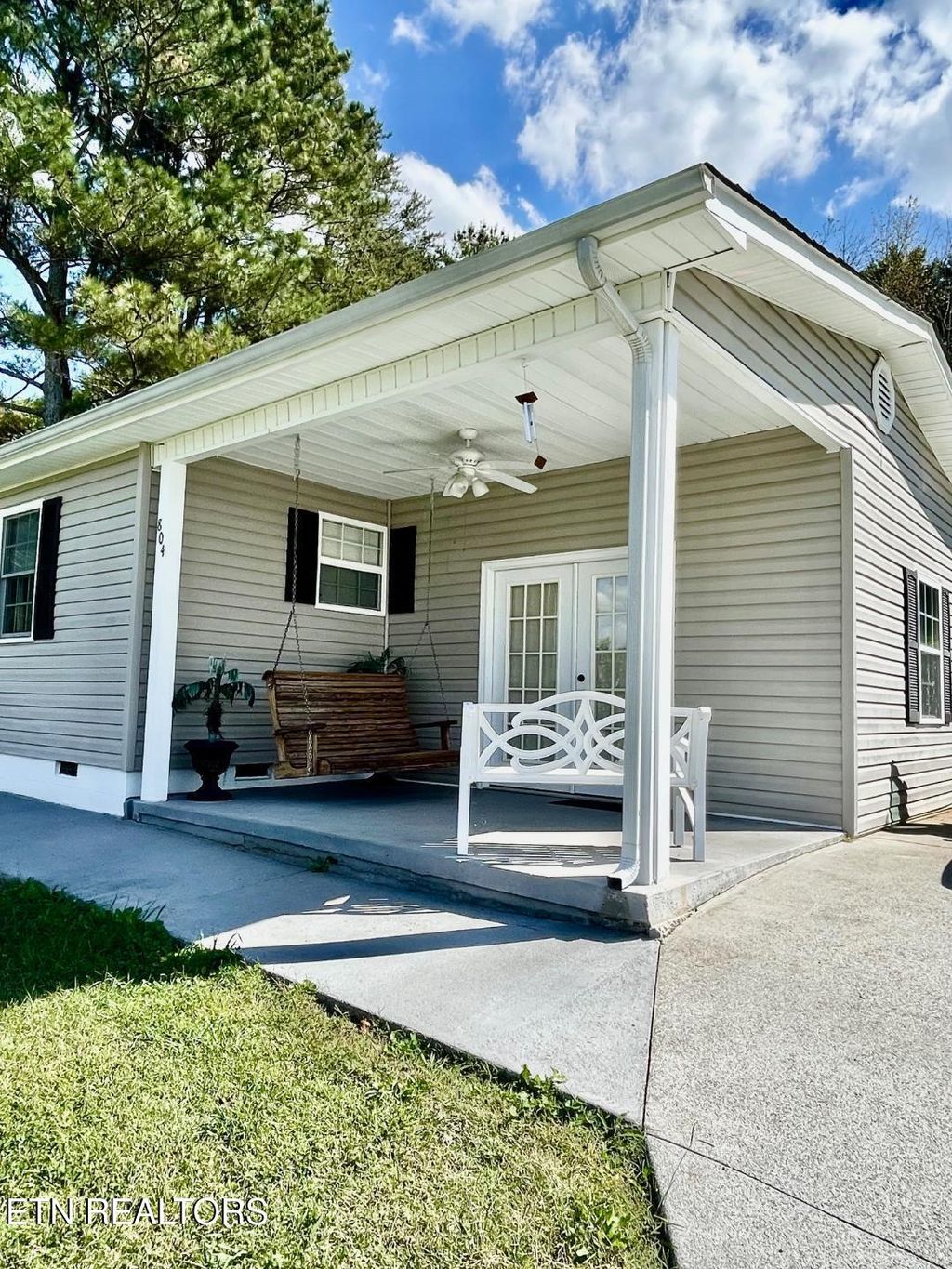 Photo of 804 Jefferson Ave, Madisonville, TN 37354 (MLS # 1315807)