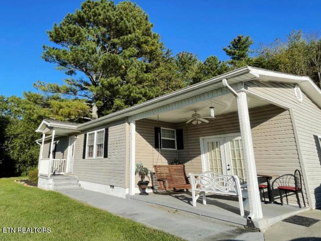 Photo of 804 Jefferson Ave, Madisonville, TN 37354 (MLS # 1315807)