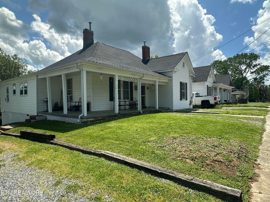 Photo of 926 E Main St, Morristown, TN 37814 (MLS # 1316330)