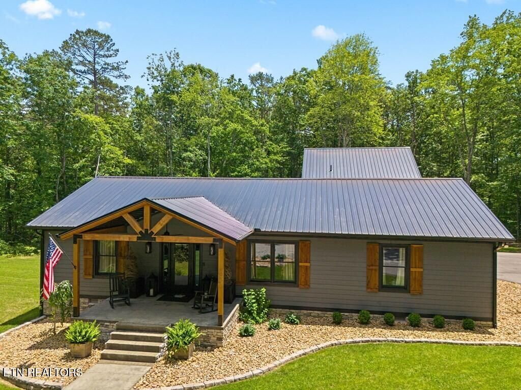 Photo of 129 Long Branch Court, Jamestown, TN 38556 (MLS # 1344226)