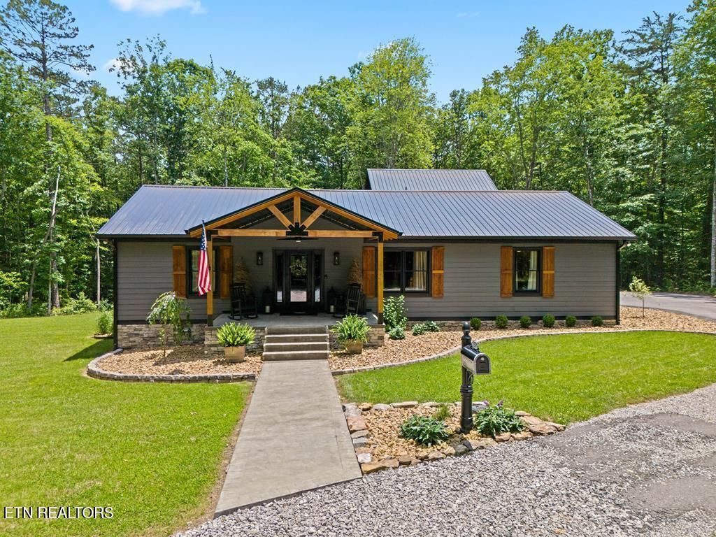 Photo of 129 Long Branch Court, Jamestown, TN 38556 (MLS # 1344226)