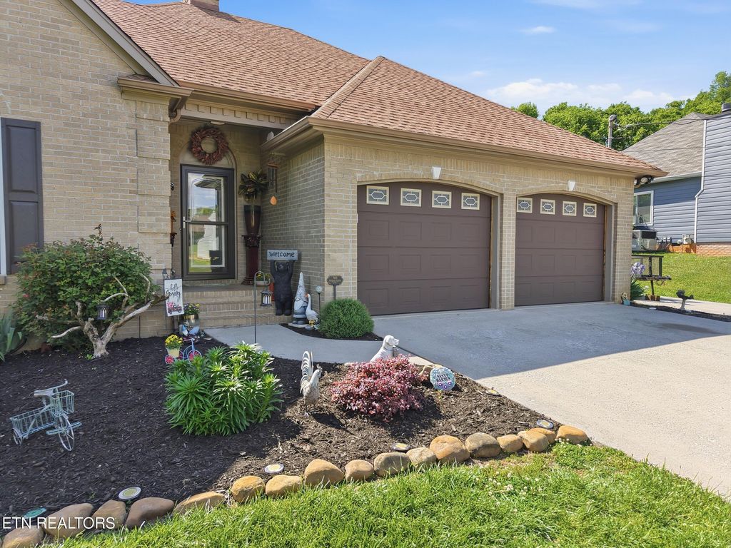 Photo of 450 Dairy Lane, Lenoir City, TN 37772 (MLS # 1337415)