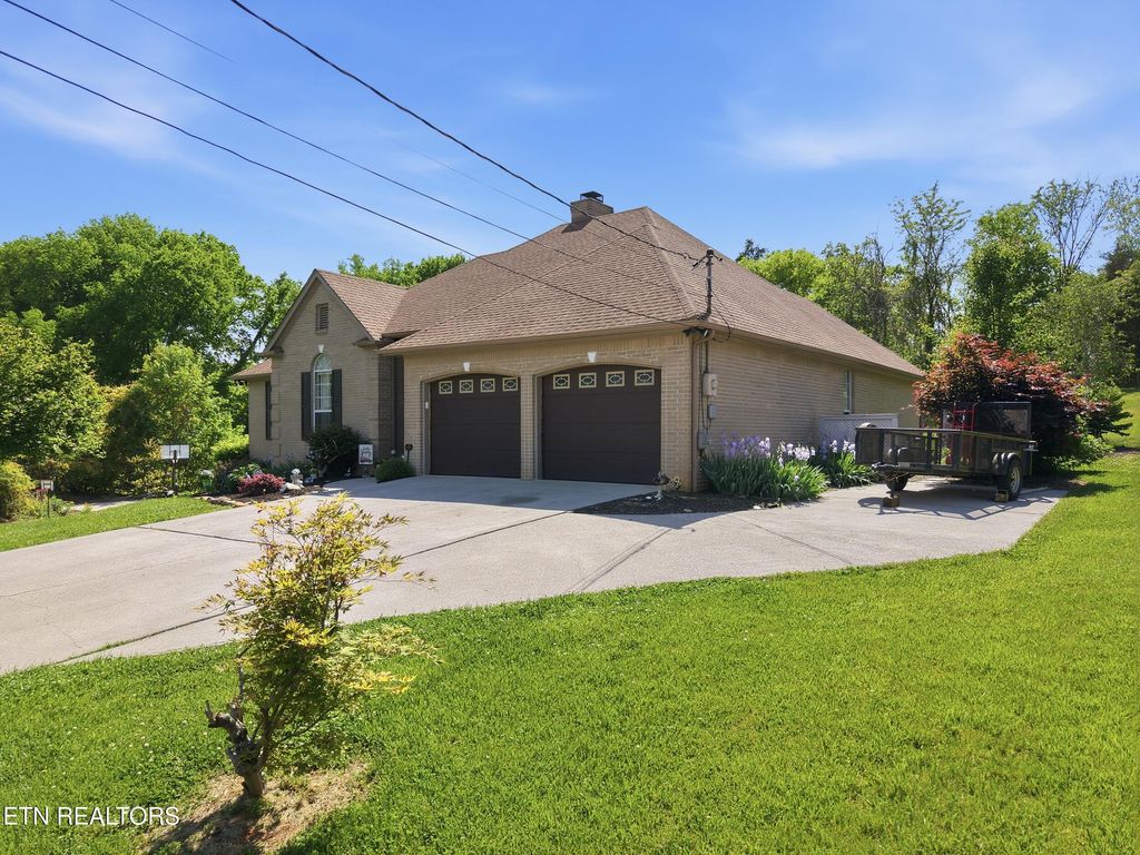 Photo of 450 Dairy Lane, Lenoir City, TN 37772 (MLS # 1337415)