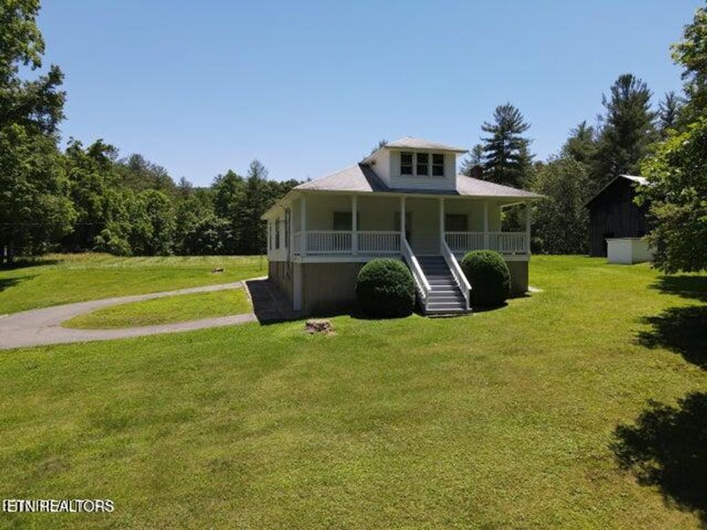 Photo of 1127 Old Harriman Hwy, Harriman, TN 37748 (MLS # 1287153)