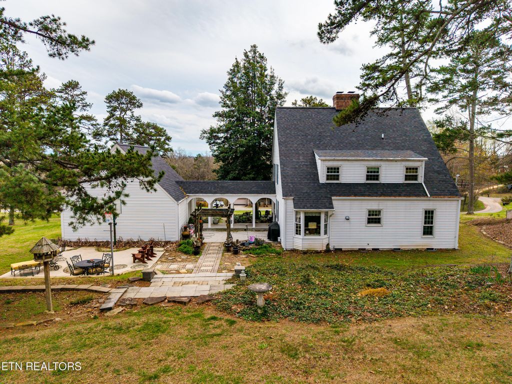 Photo of 2747 Mountain View Rd, Lenoir City, TN 37771 (MLS # 1332944)