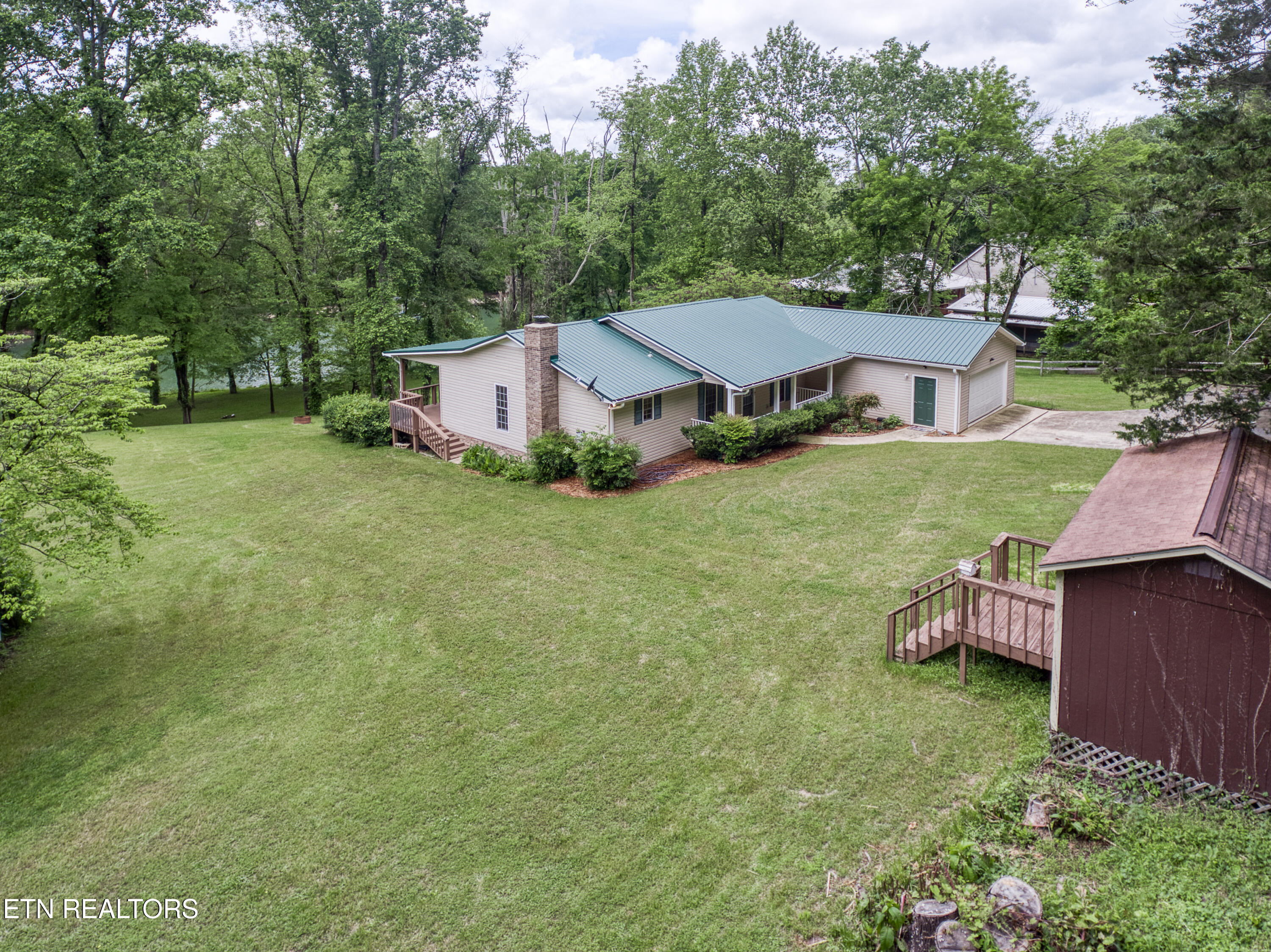 490 Luckey Lane