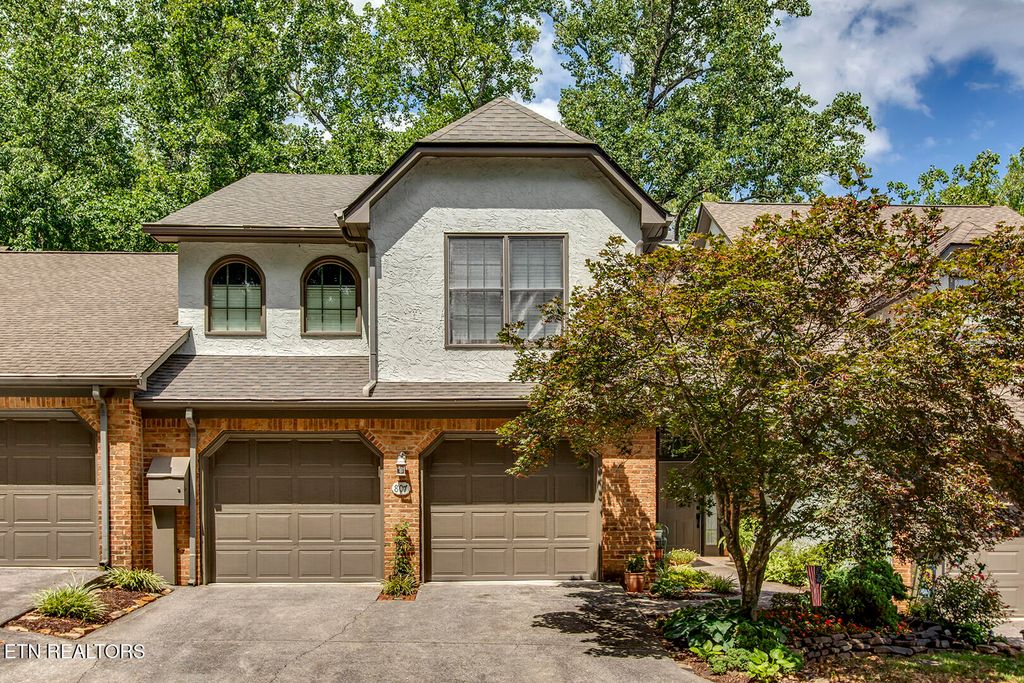 Photo of 807 Ethans Glen Drive, Knoxville, TN 37923 (MLS # 1348639)