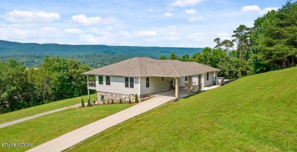 Photo of 203 Meadow Green Lane, Dayton, TN 37321 (MLS # 1309500)