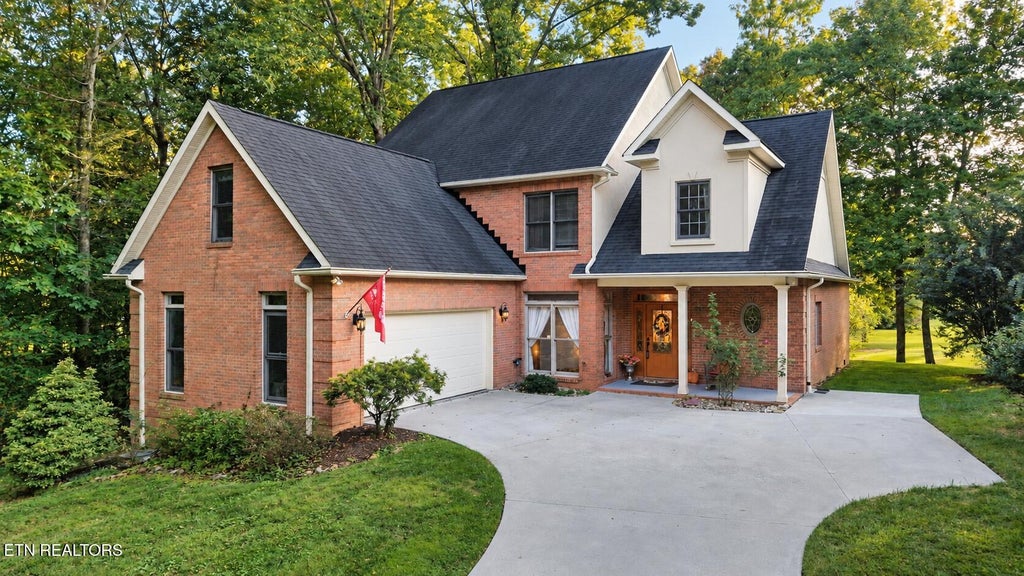 Photo of 240 Skyview Drive, Lenoir City, TN 37772 (MLS # 1356857)
