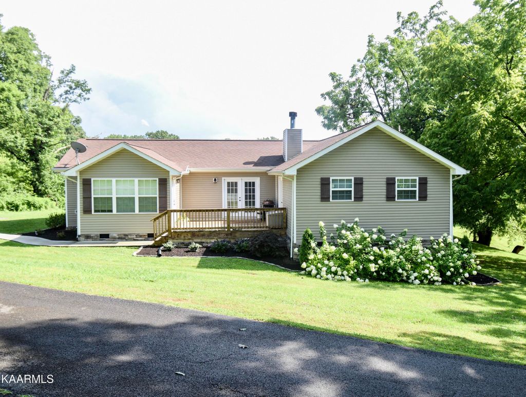 Photo of 116 Barnes Lane, Strawberry Plains, TN 37871 (MLS # 1234078)