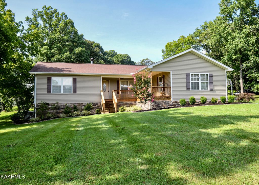 Photo of 116 Barnes Lane, Strawberry Plains, TN 37871 (MLS # 1234078)