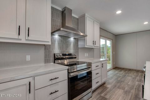 Tiny photo for 722 Posey Rd, Etowah, TN 37331 (MLS # 1317812)
