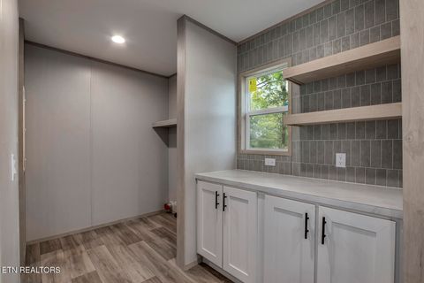 Tiny photo for 722 Posey Rd, Etowah, TN 37331 (MLS # 1317812)