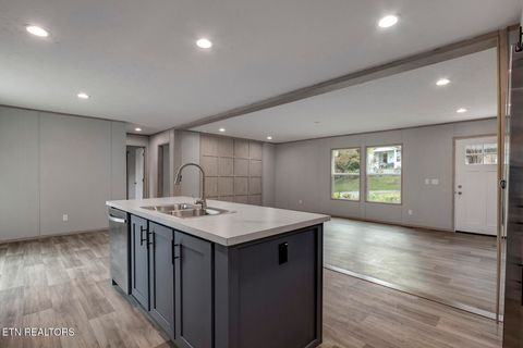 Tiny photo for 722 Posey Rd, Etowah, TN 37331 (MLS # 1317812)
