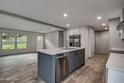 Tiny photo for 722 Posey Rd, Etowah, TN 37331 (MLS # 1317812)