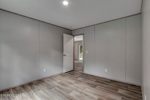 Tiny photo for 722 Posey Rd, Etowah, TN 37331 (MLS # 1317812)