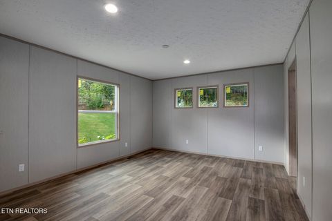 Tiny photo for 722 Posey Rd, Etowah, TN 37331 (MLS # 1317812)