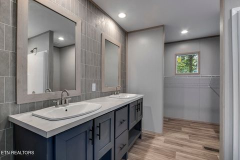 Tiny photo for 722 Posey Rd, Etowah, TN 37331 (MLS # 1317812)