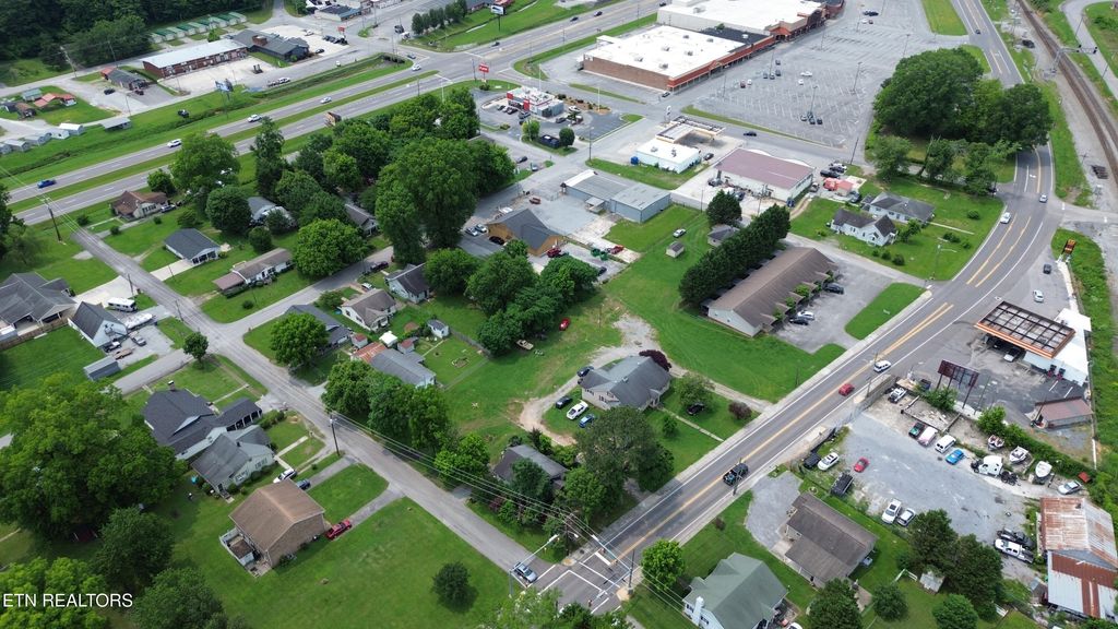 Photo of 570 Market St, Dayton, TN 37321 (MLS # 1305121)