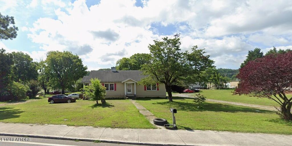 Photo of 570 Market St, Dayton, TN 37321 (MLS # 1305121)