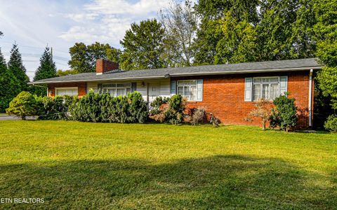 Photo of 816 Whitehall Rd, Knoxville, TN 37909 (MLS # 1315758)