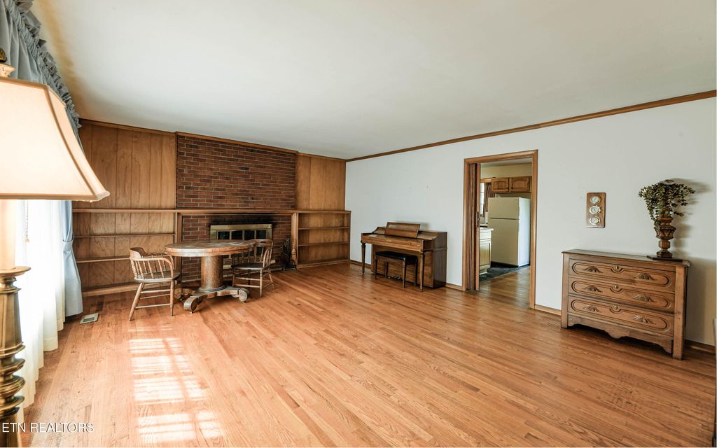 Photo of 816 Whitehall Rd, Knoxville, TN 37909 (MLS # 1315758)