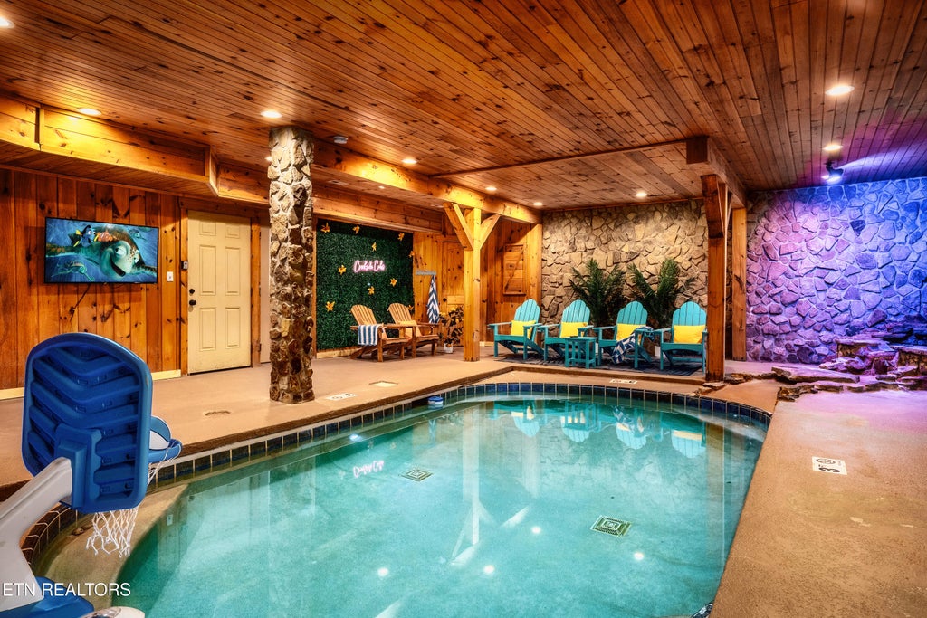 Photo of 2615 Bear Crossing Way, Sevierville, TN 37862 (MLS # 1358118)