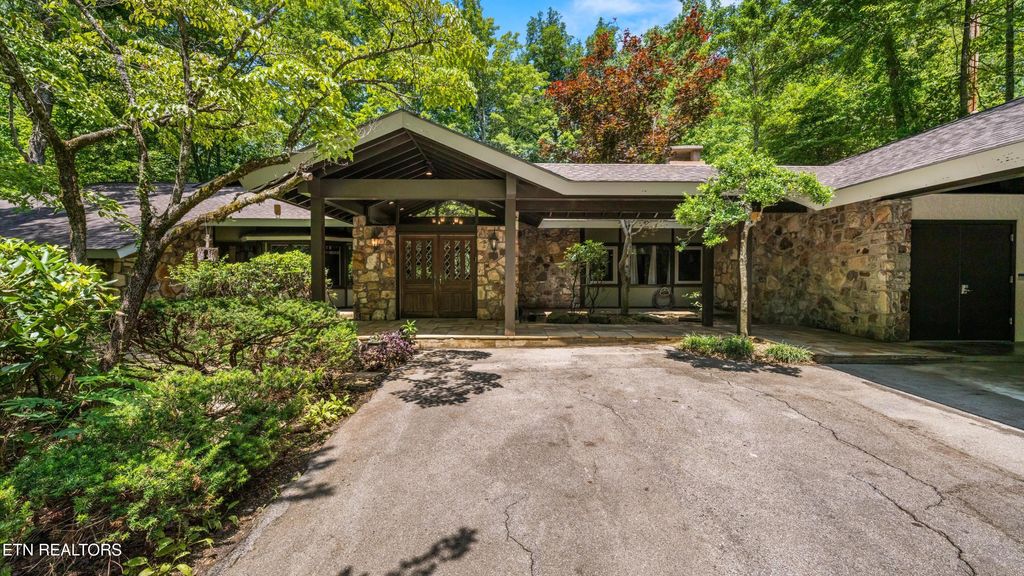 Photo of 1115 Old Cartertown Rd, Gatlinburg, TN 37738 (MLS # 1323310)