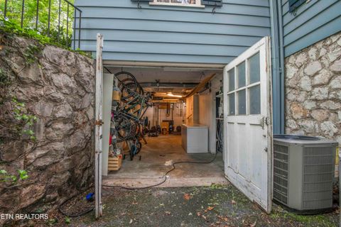 Tiny photo for 535 SW Chippewa Circle, Knoxville, TN 37919 (MLS # 1339205)